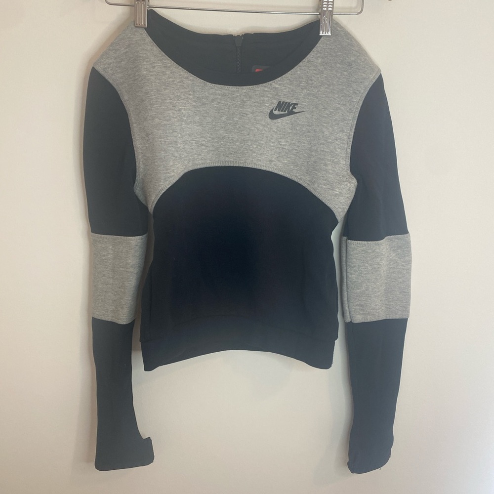 Women’s nike XS grey and blue sweater back zip up